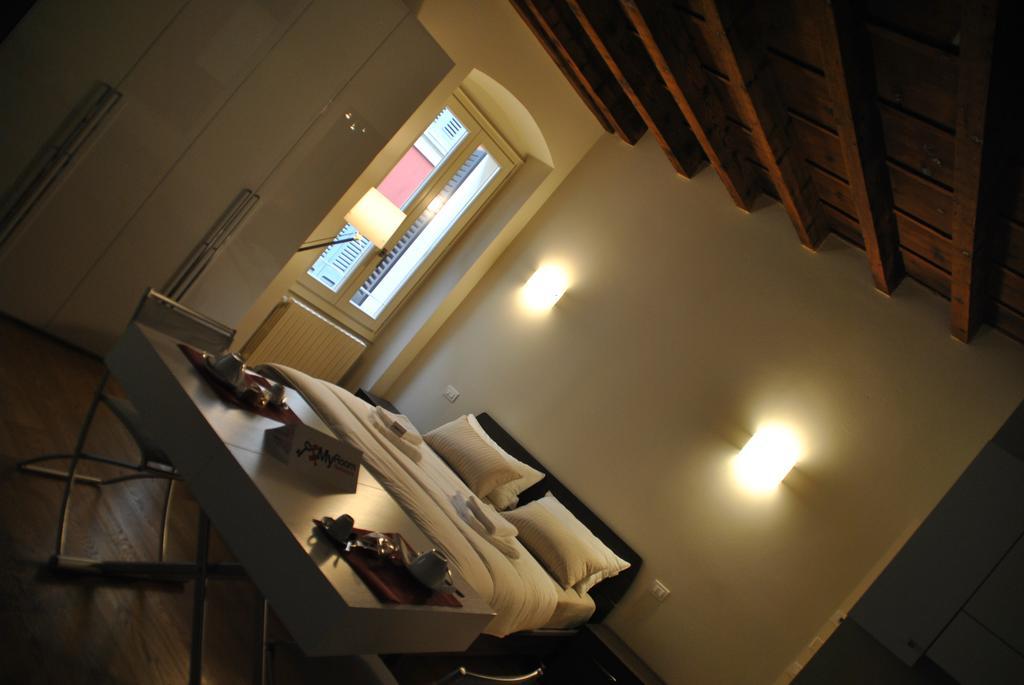 Dietro L'Angolo Hotel เบรเชีย ห้อง รูปภาพ