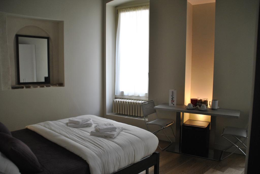 Dietro L'Angolo Hotel เบรเชีย ห้อง รูปภาพ