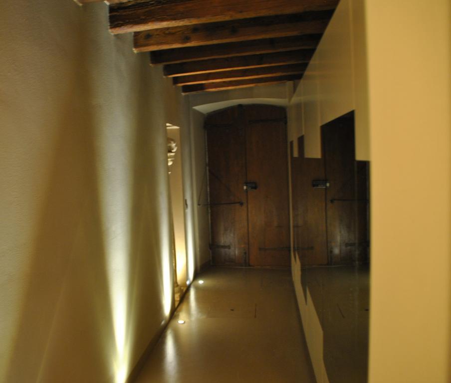 Dietro L'Angolo Hotel เบรเชีย ภายนอก รูปภาพ