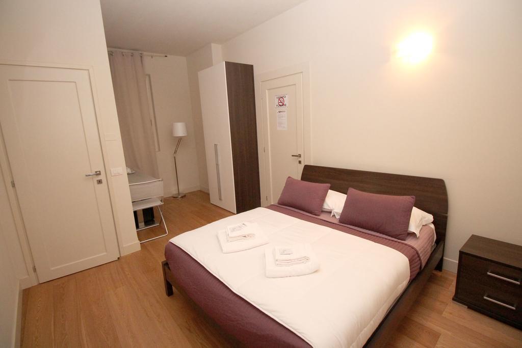 Dietro L'Angolo Hotel เบรเชีย ภายนอก รูปภาพ